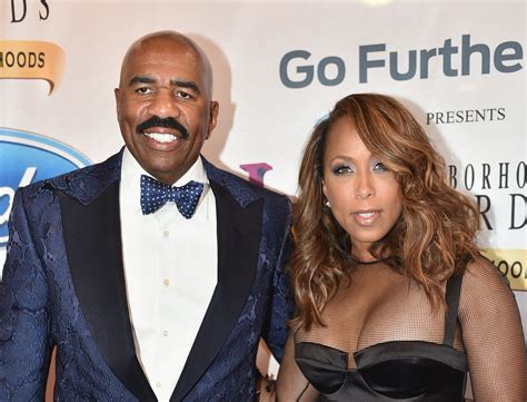 steve harvey frau|Steve Harveys fans gush over Family Feud hosts holiday photo。